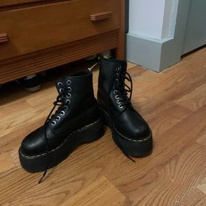 Dr Martens 1460 Pascal Max Leather Platform Boots, size 6
